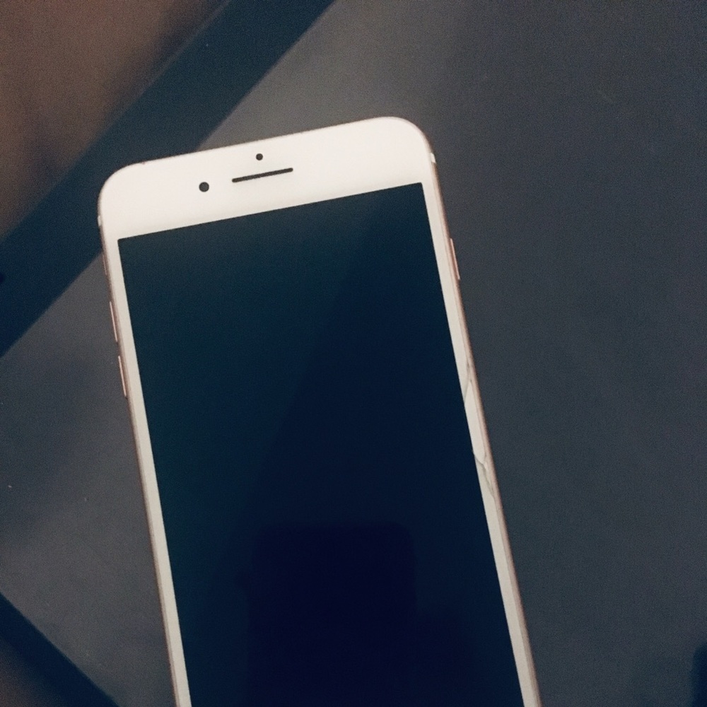 Iphone 7 Plus - image 4